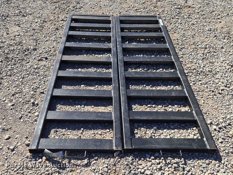 image for item ET1367 (2) trailer ramps