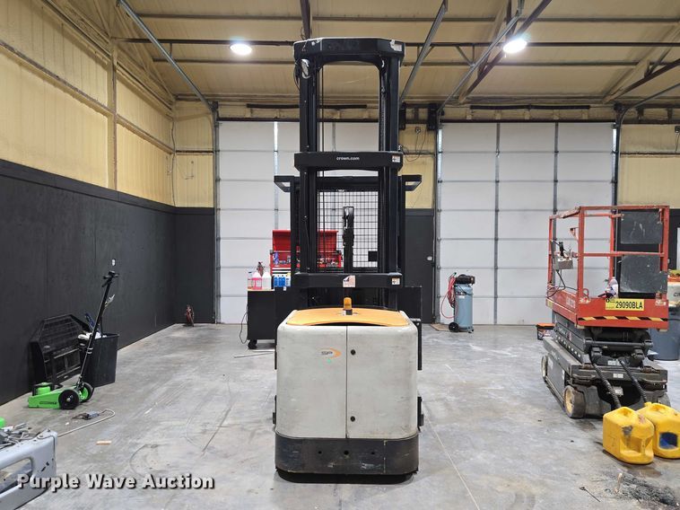 image for item ET1375 Crown SP4050-30 order picker