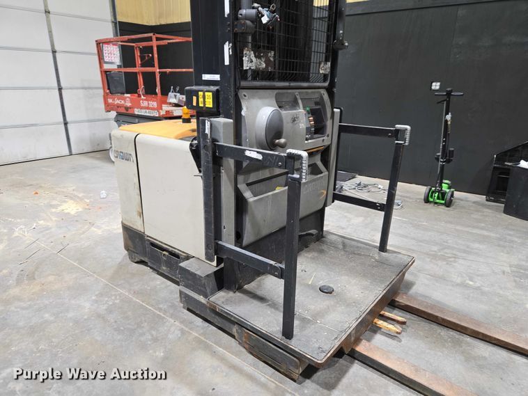 image for item ET1375 Crown SP4050-30 order picker