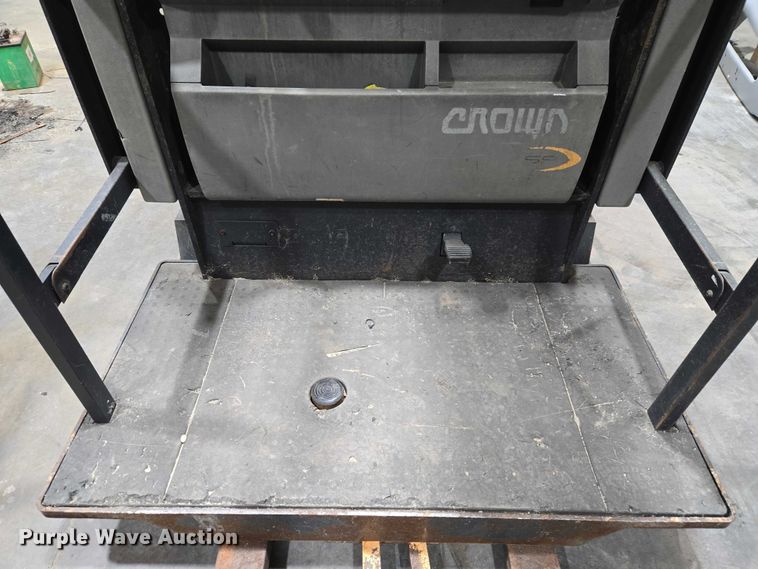 image for item ET1375 Crown SP4050-30 order picker
