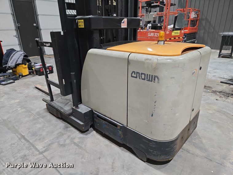 image for item ET1375 Crown SP4050-30 order picker