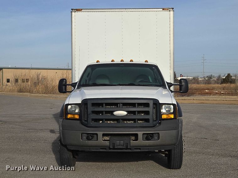 image for item ET1381 2007 Ford F450 box truck