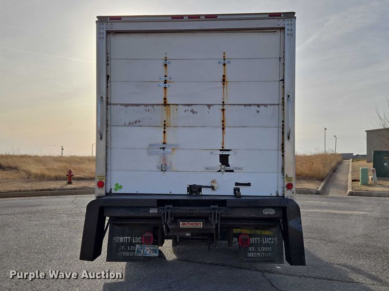 image for item ET1381 2007 Ford F450 box truck