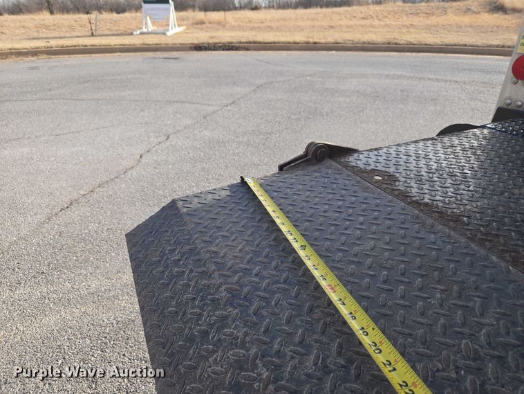 image for item ET1381 2007 Ford F450 box truck