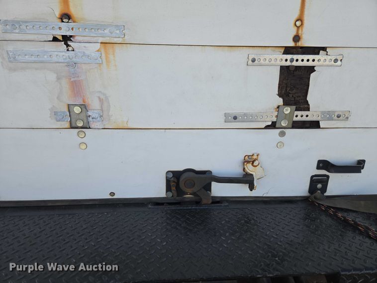 image for item ET1381 2007 Ford F450 box truck