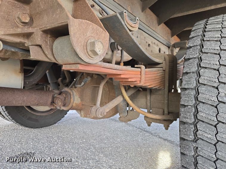 image for item ET1381 2007 Ford F450 box truck