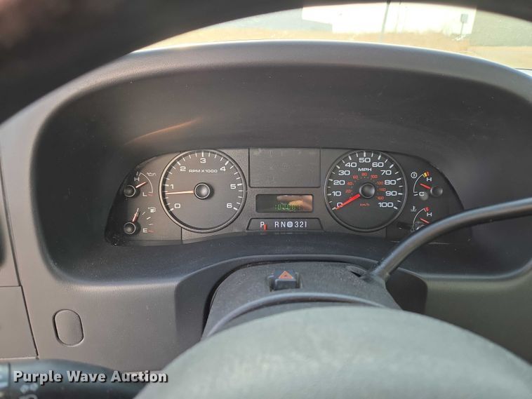 image for item ET1381 2007 Ford F450 box truck