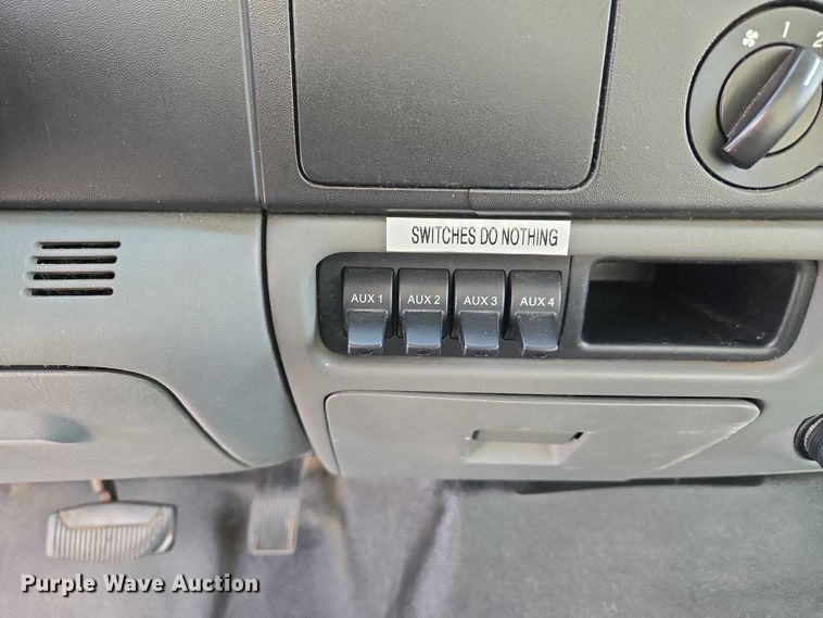 image for item ET1381 2007 Ford F450 box truck