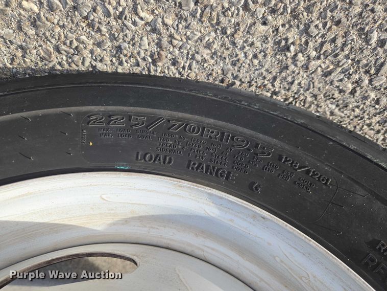 image for item ET1381 2007 Ford F450 box truck