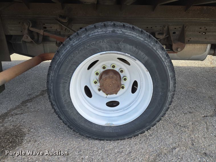 image for item ET1381 2007 Ford F450 box truck