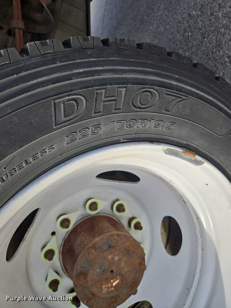 image for item ET1381 2007 Ford F450 box truck