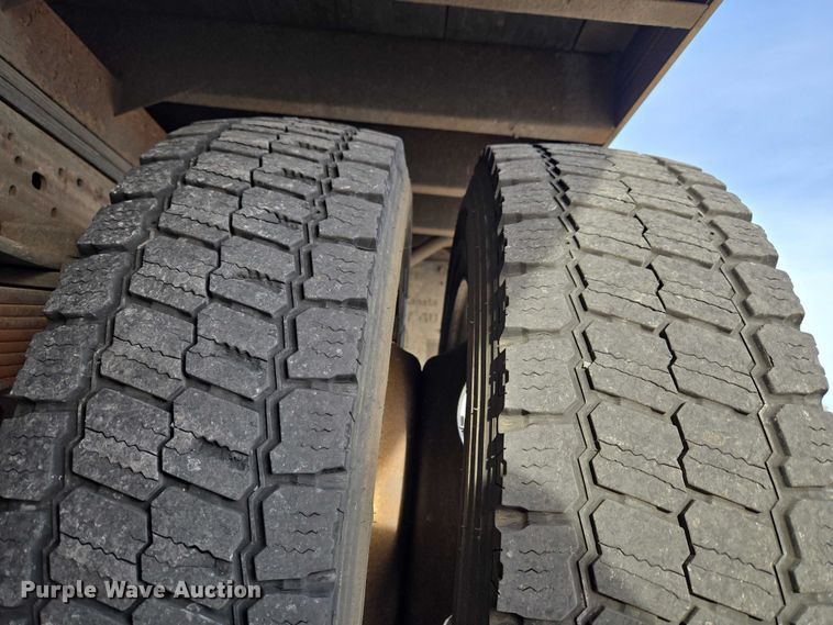 image for item ET1381 2007 Ford F450 box truck