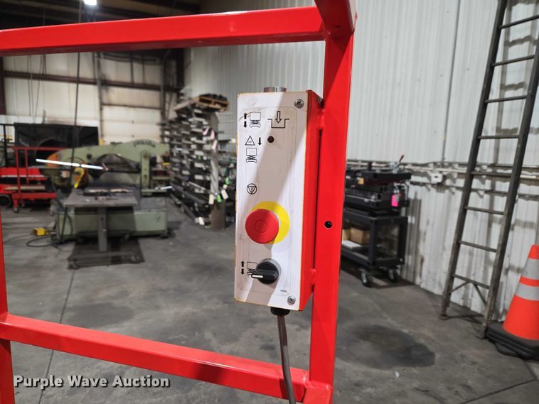 image for item ET1400 2015 Hy-Brid HB-P527 scissor lift