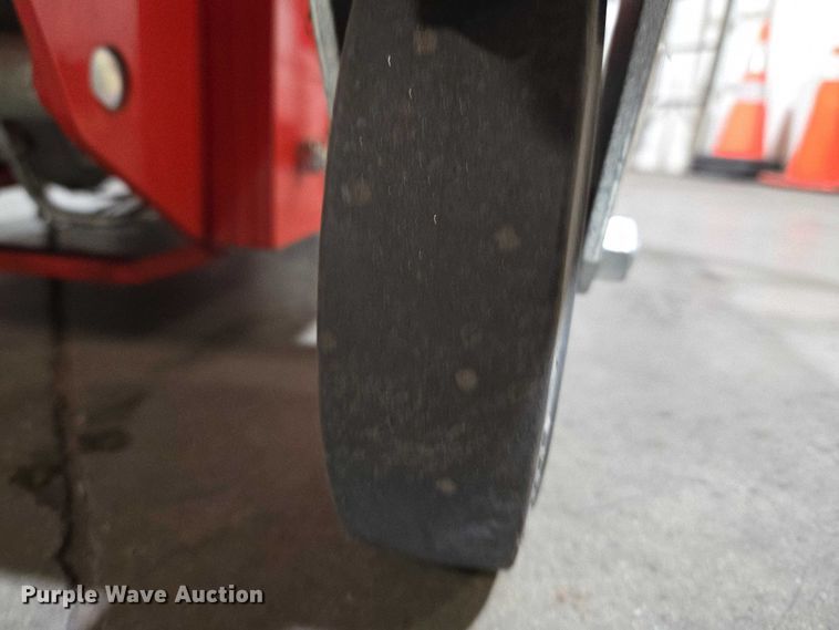 image for item ET1400 2015 Hy-Brid HB-P527 scissor lift