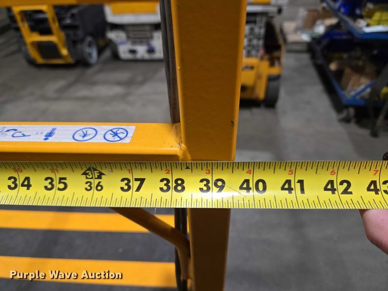 image for item ET1402 2017 Hy-Brid HB-P527 scissor lift
