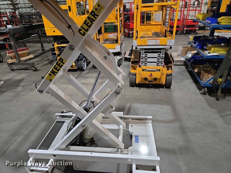 image for item ET1402 2017 Hy-Brid HB-P527 scissor lift