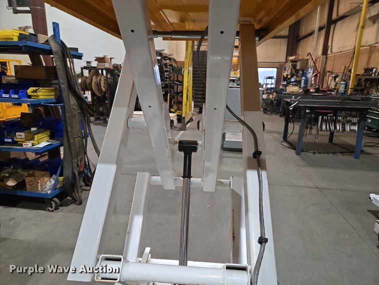 image for item ET1402 2017 Hy-Brid HB-P527 scissor lift