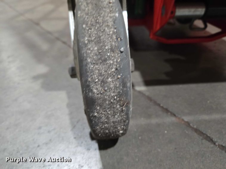 image for item ET1405 2016 Hy-Brid HB-P527 scissor lift