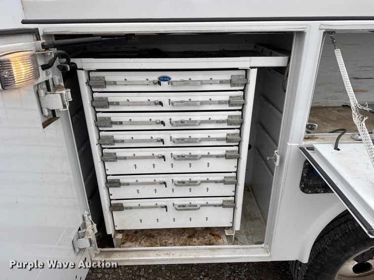 image for item ET1550 2015 Ford F350 Ext. Cab utility bed pickup truck