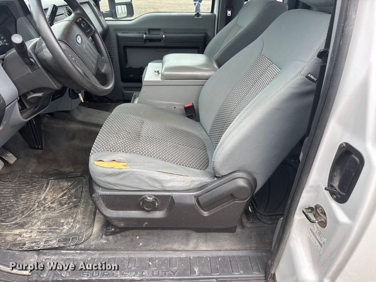 image for item ET1550 2015 Ford F350 Ext. Cab utility bed pickup truck