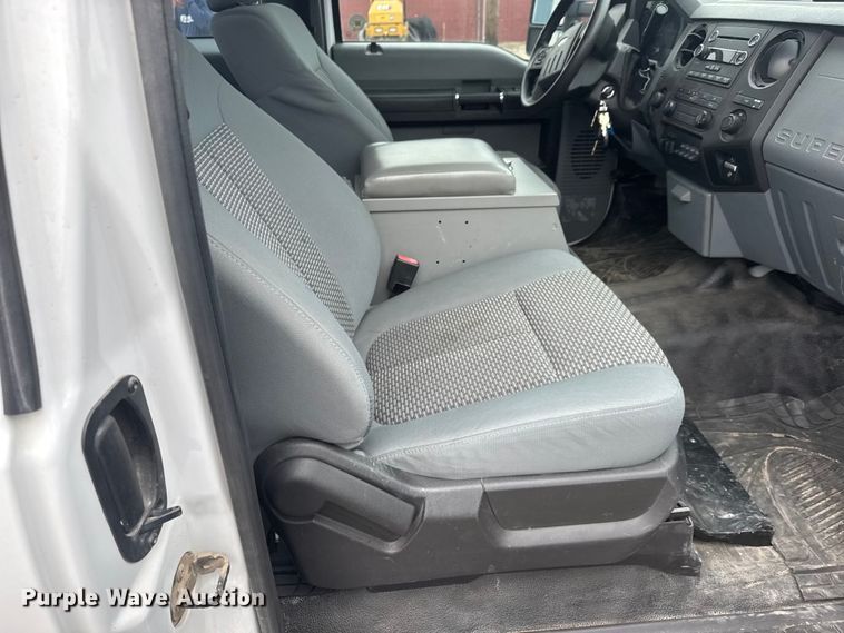 image for item ET1550 2015 Ford F350 Ext. Cab utility bed pickup truck