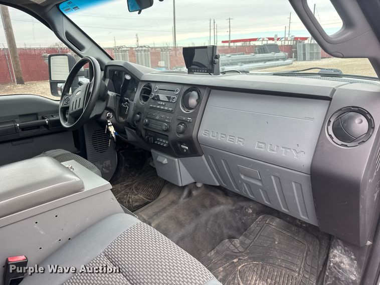 image for item ET1550 2015 Ford F350 Ext. Cab utility bed pickup truck