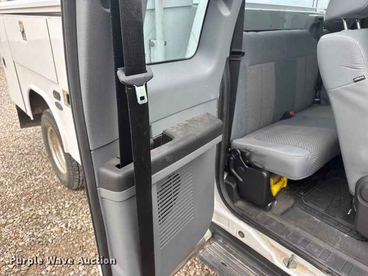 image for item ET1550 2015 Ford F350 Ext. Cab utility bed pickup truck