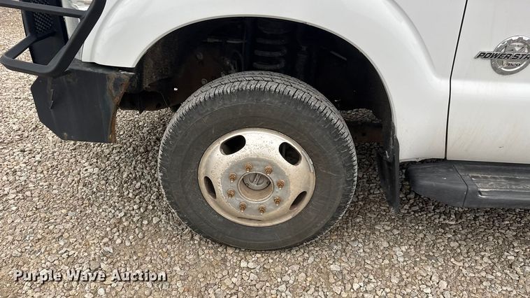 image for item ET1550 2015 Ford F350 Ext. Cab utility bed pickup truck