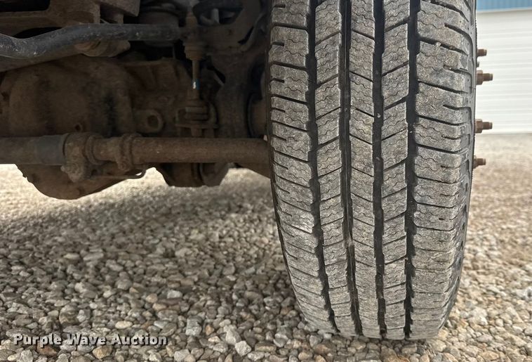 image for item ET1550 2015 Ford F350 Ext. Cab utility bed pickup truck