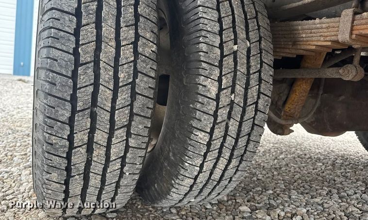 image for item ET1550 2015 Ford F350 Ext. Cab utility bed pickup truck