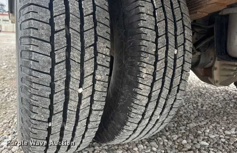 image for item ET1550 2015 Ford F350 Ext. Cab utility bed pickup truck