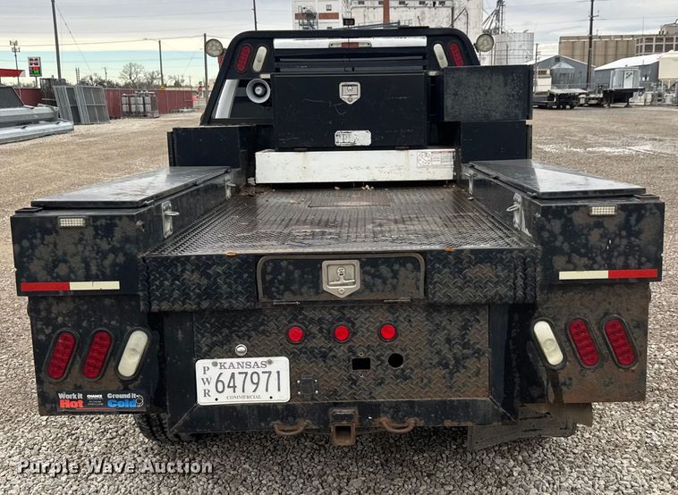 image for item ET1551 2015 Ford F350 Crew Cab flatbed pickup truck