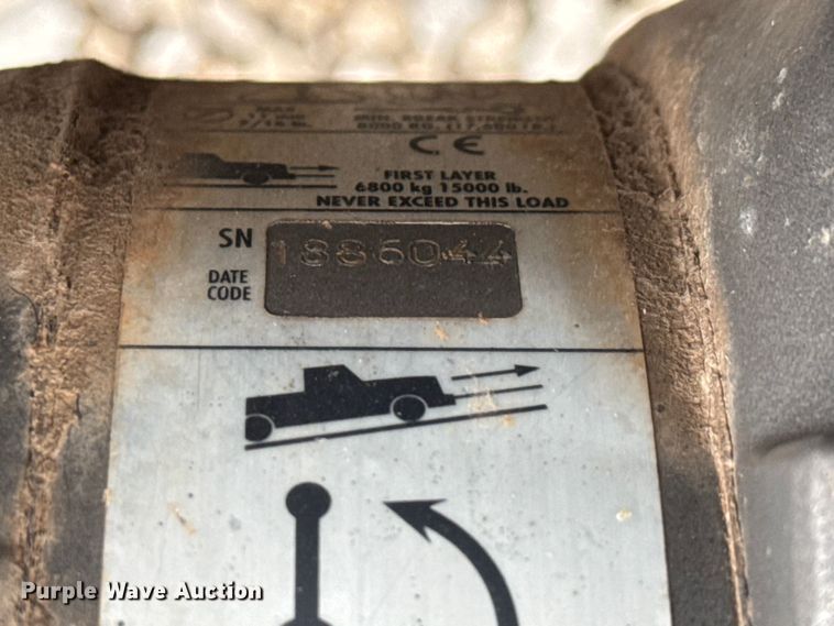 image for item ET1551 2015 Ford F350 Crew Cab flatbed pickup truck