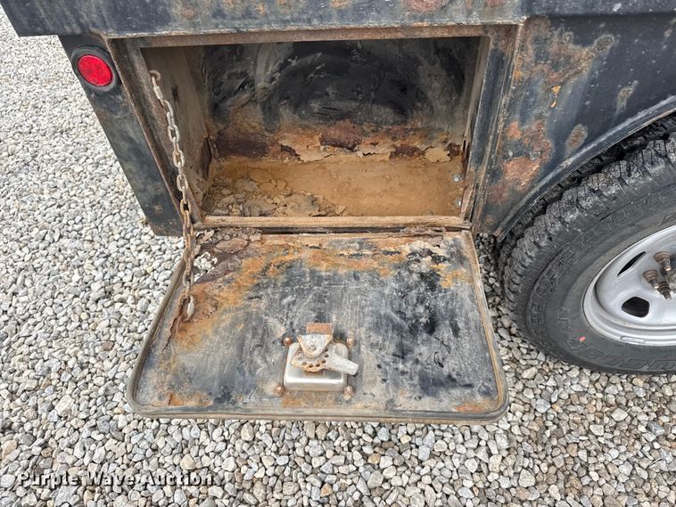 image for item ET1551 2015 Ford F350 Crew Cab flatbed pickup truck