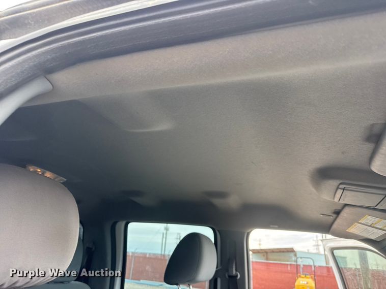 image for item ET1551 2015 Ford F350 Crew Cab flatbed pickup truck