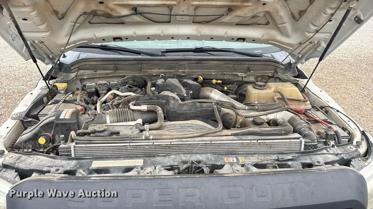 image for item ET1551 2015 Ford F350 Crew Cab flatbed pickup truck