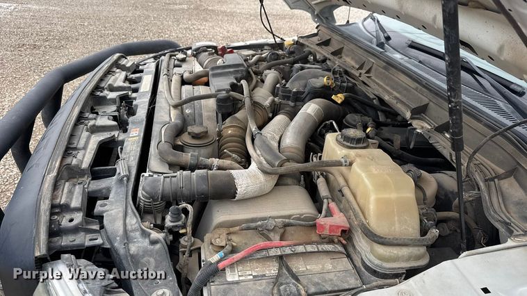 image for item ET1551 2015 Ford F350 Crew Cab flatbed pickup truck