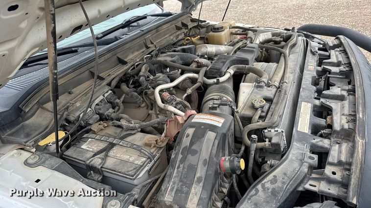 image for item ET1551 2015 Ford F350 Crew Cab flatbed pickup truck