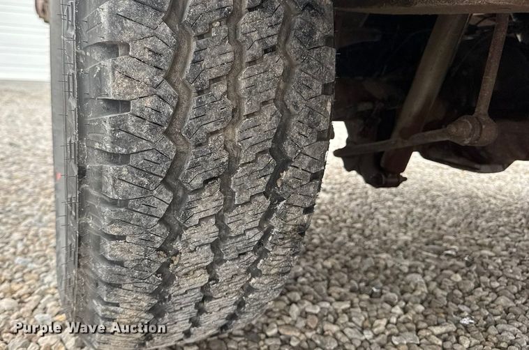 image for item ET1551 2015 Ford F350 Crew Cab flatbed pickup truck