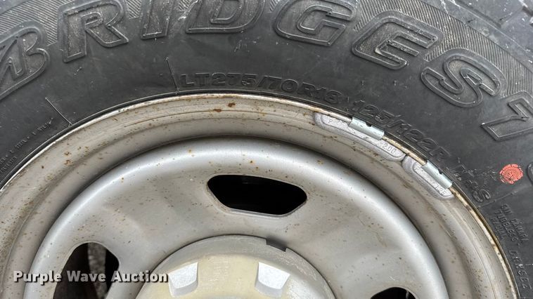 image for item ET1551 2015 Ford F350 Crew Cab flatbed pickup truck