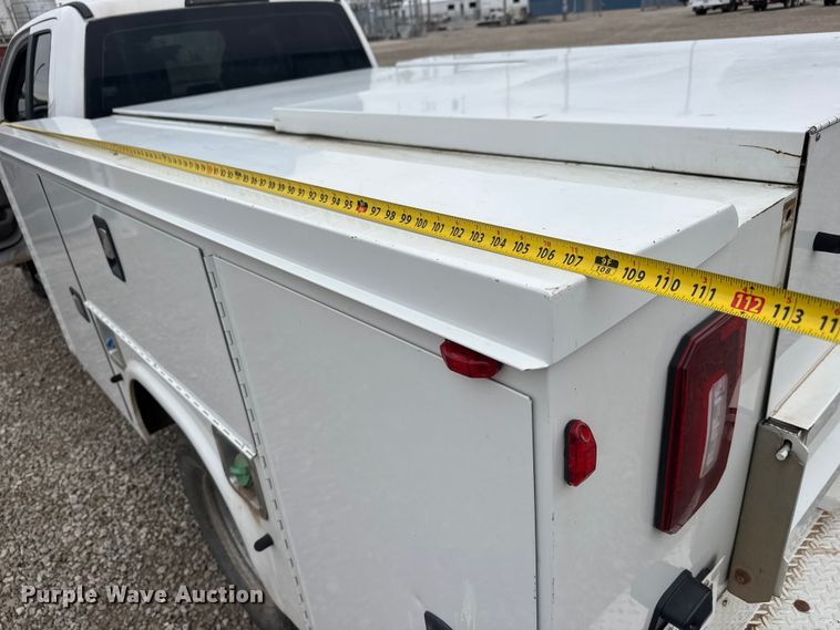 image for item ET1552 2019 Ford F350 Ext. Cab utility bed pickup truck