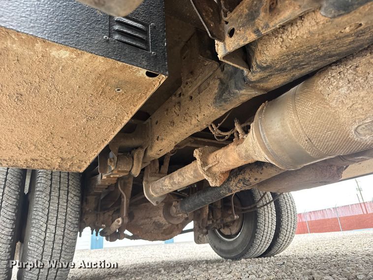 image for item ET1552 2019 Ford F350 Ext. Cab utility bed pickup truck