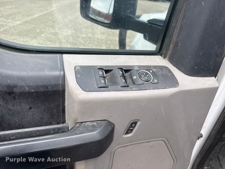 image for item ET1552 2019 Ford F350 Ext. Cab utility bed pickup truck