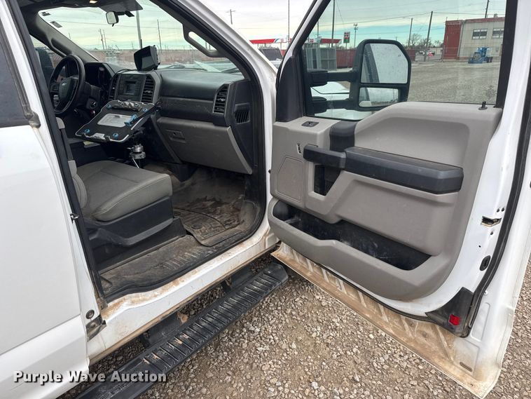 image for item ET1552 2019 Ford F350 Ext. Cab utility bed pickup truck