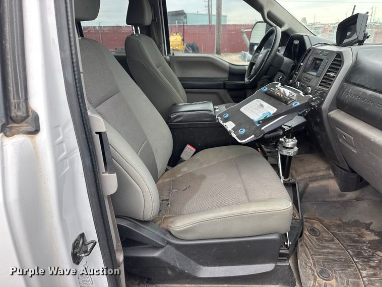 image for item ET1552 2019 Ford F350 Ext. Cab utility bed pickup truck