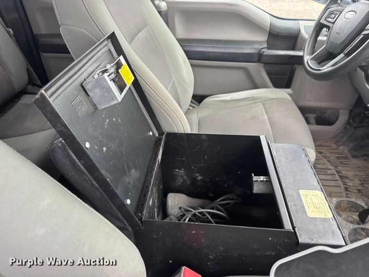 image for item ET1552 2019 Ford F350 Ext. Cab utility bed pickup truck