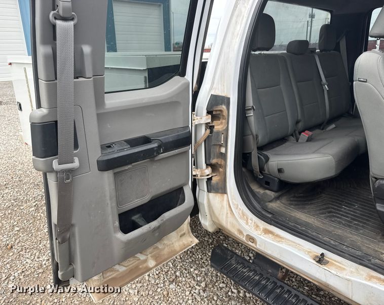 image for item ET1552 2019 Ford F350 Ext. Cab utility bed pickup truck