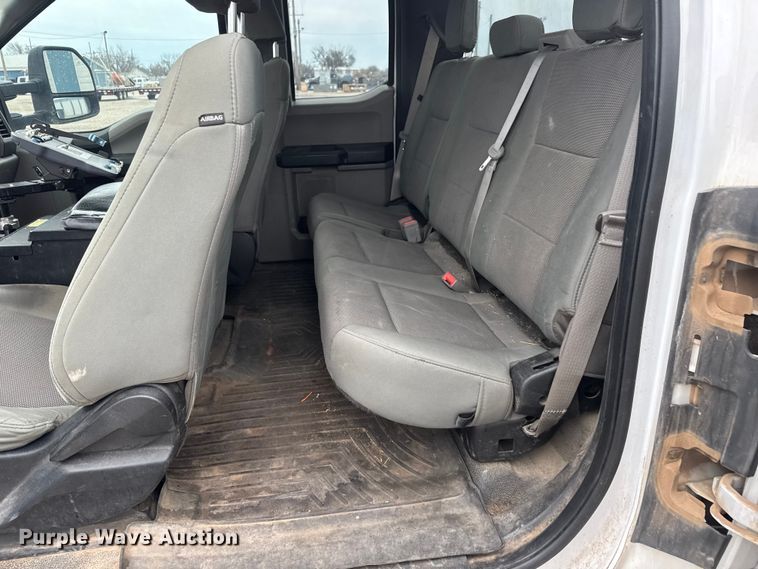 image for item ET1552 2019 Ford F350 Ext. Cab utility bed pickup truck