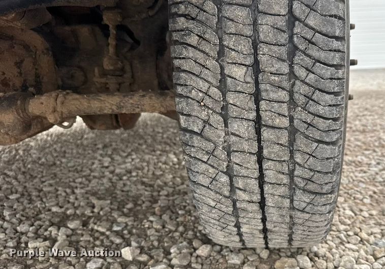 image for item ET1552 2019 Ford F350 Ext. Cab utility bed pickup truck