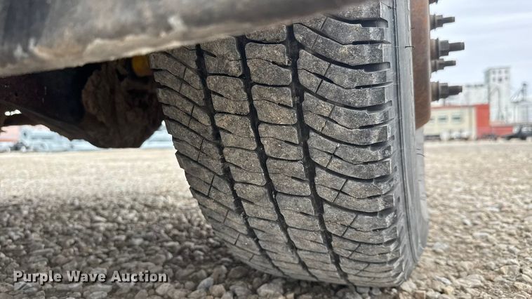 image for item ET1552 2019 Ford F350 Ext. Cab utility bed pickup truck